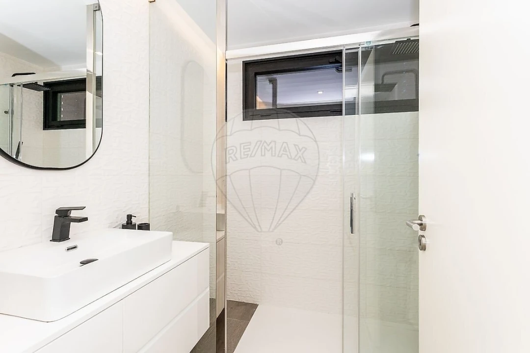 Moradia T3 para Venda em Encarnação Foto 35