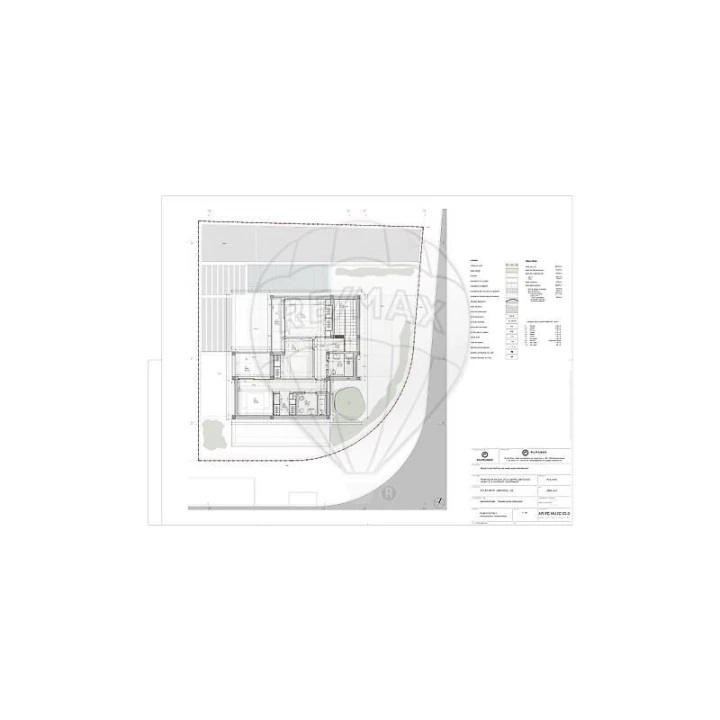 Moradia T3 para Venda em Encarnação Foto 48