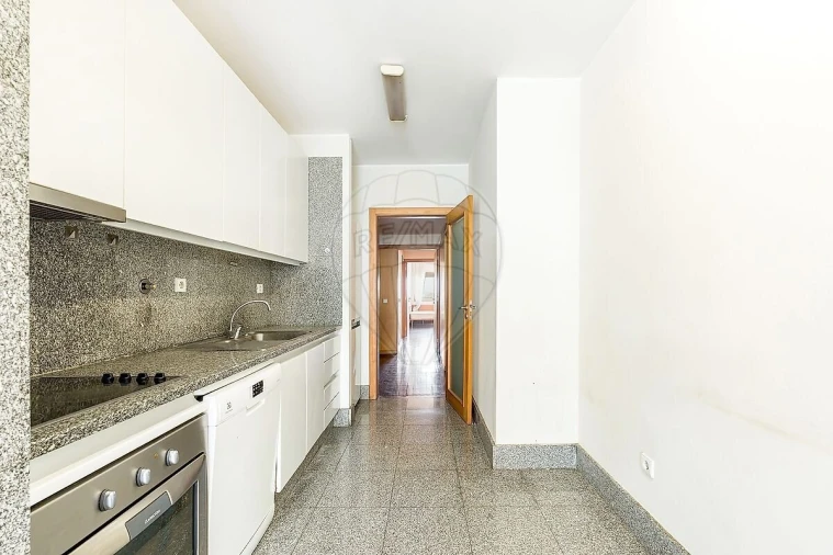Apartamento T3 para Venda em Pedrouços Foto 14