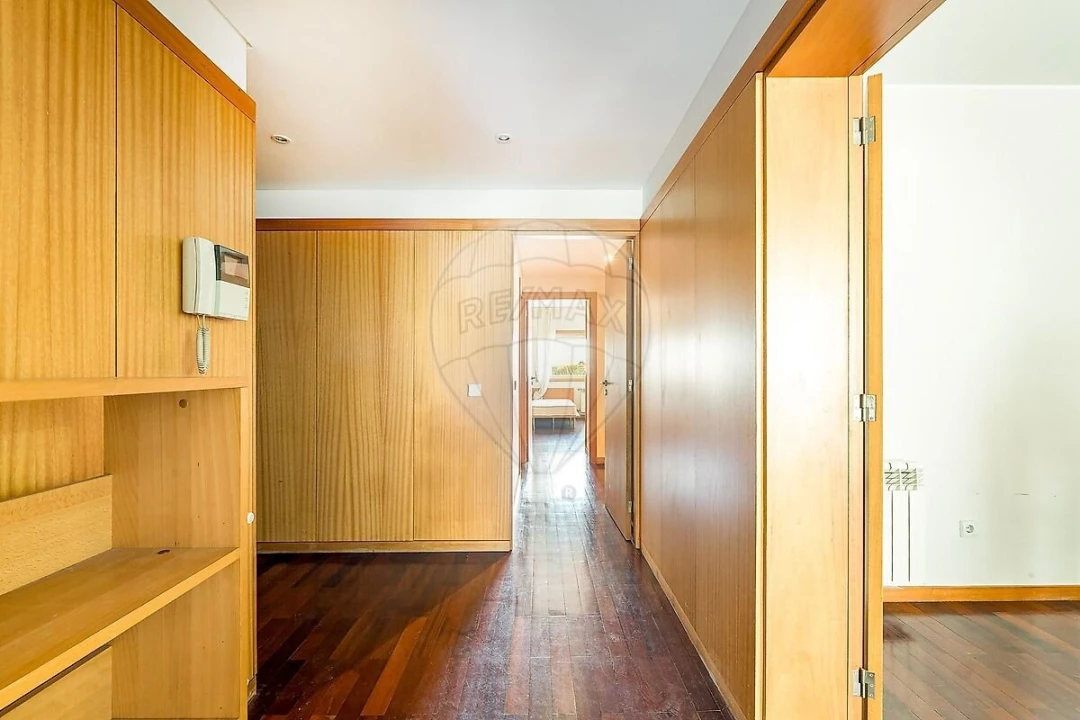 Apartamento T3 para Venda em Pedrouços Foto 2