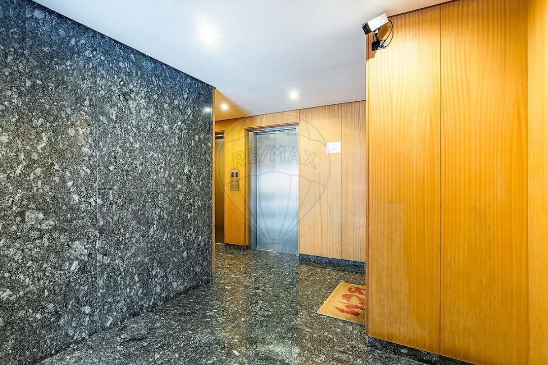 Apartamento T3 para Venda em Pedrouços Foto 3
