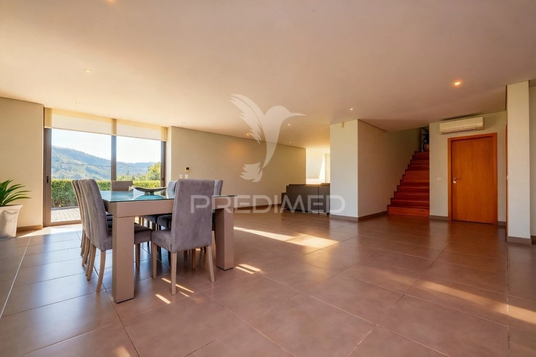 Moradia T5 para Venda em Tabuaças Foto 5