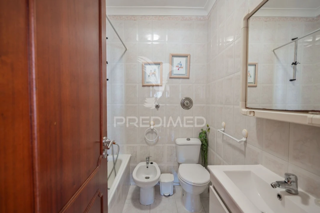 Apartamento T2 para Venda em Nazare Foto 18