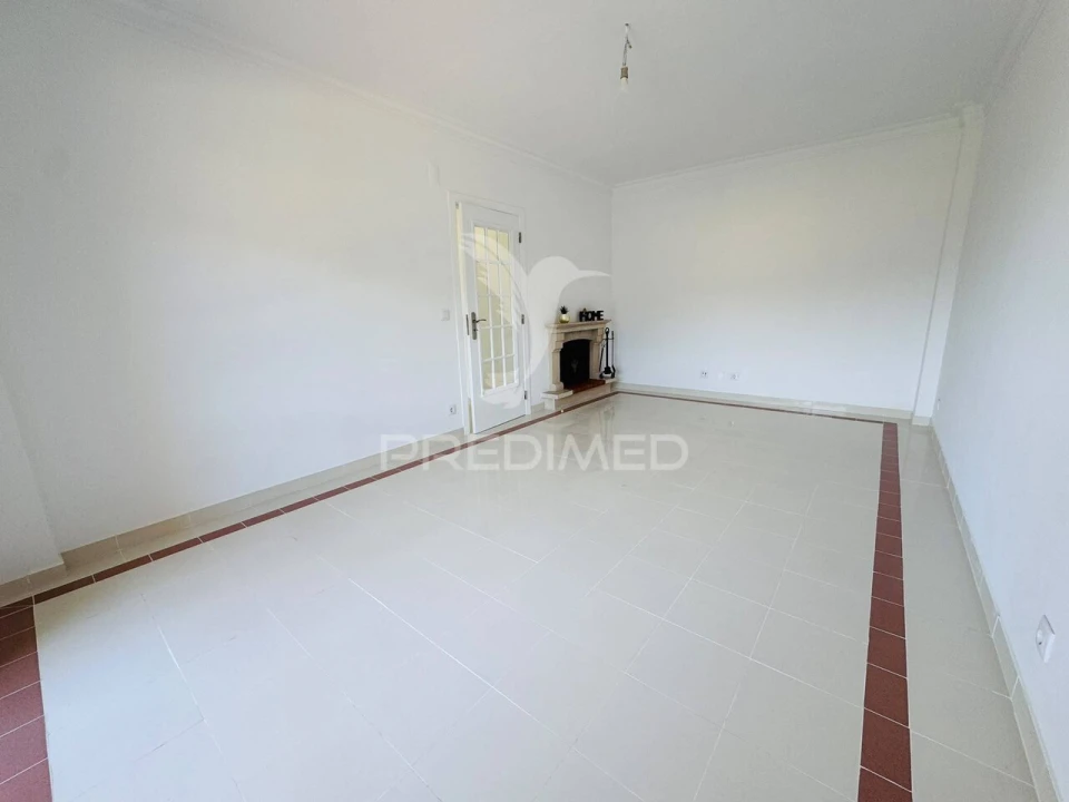 Apartamento T3 para Venda em Laranjeiro e Feijó Foto 4