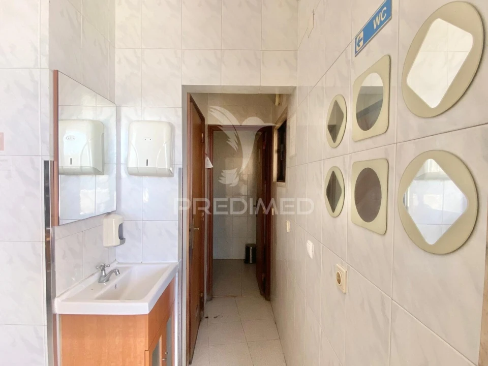 Loja para Venda em Póvoa de Santa Iria e Forte da Casa Foto 9