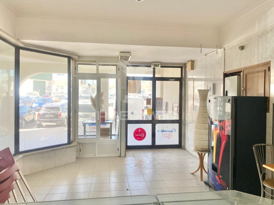 Loja para Venda em Póvoa de Santa Iria e Forte da Casa Foto 10