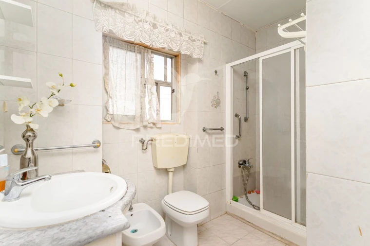 Apartamento T3 para Venda em Almada, Cova da Piedade, Pragal e Cacilhas Foto 6