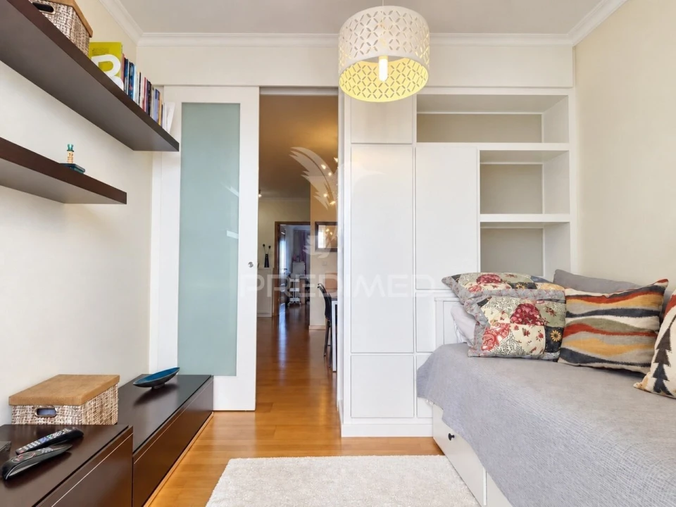 Apartamento T1 para Venda em Caniço Foto 3