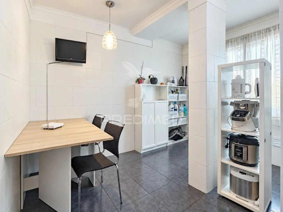 Apartamento T1 para Venda em Caniço Foto 10