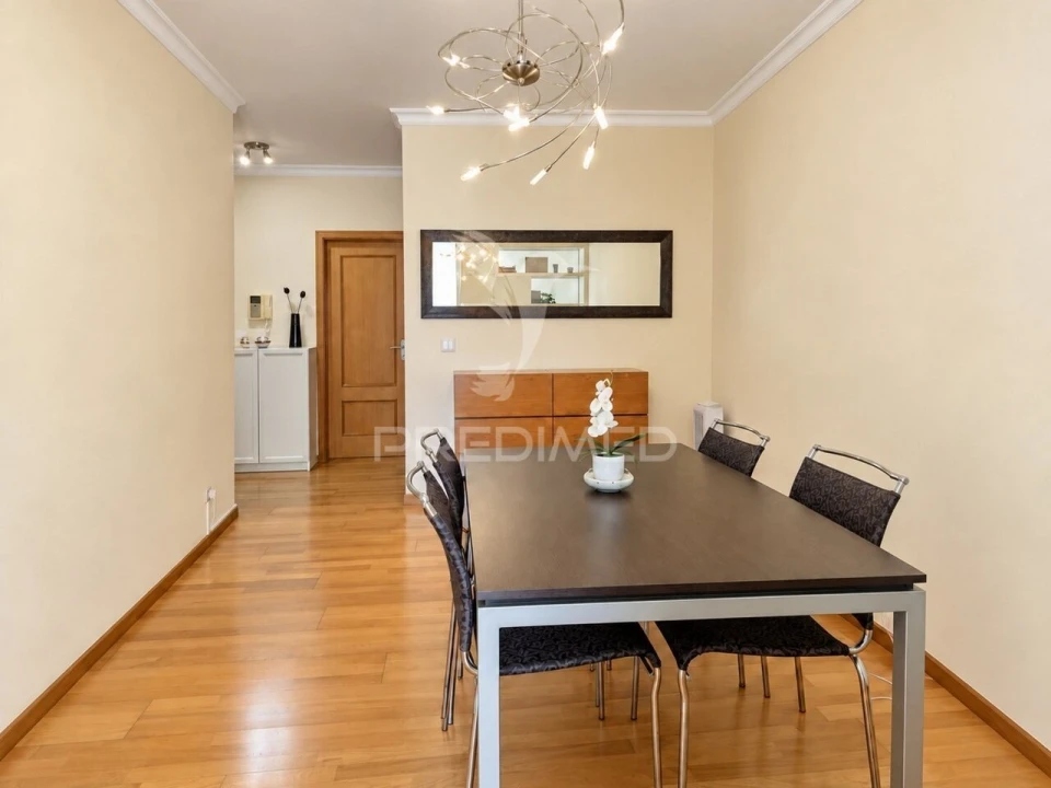 Apartamento T1 para Venda em Caniço Foto 1