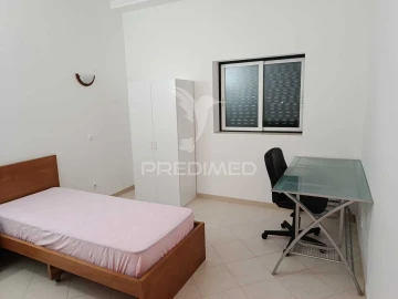 Quarto para Arrendamento em Albufeira e Olhos de Água