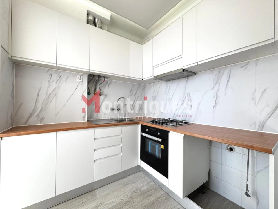 Apartamento T2 para Venda em São Vicente Foto 3
