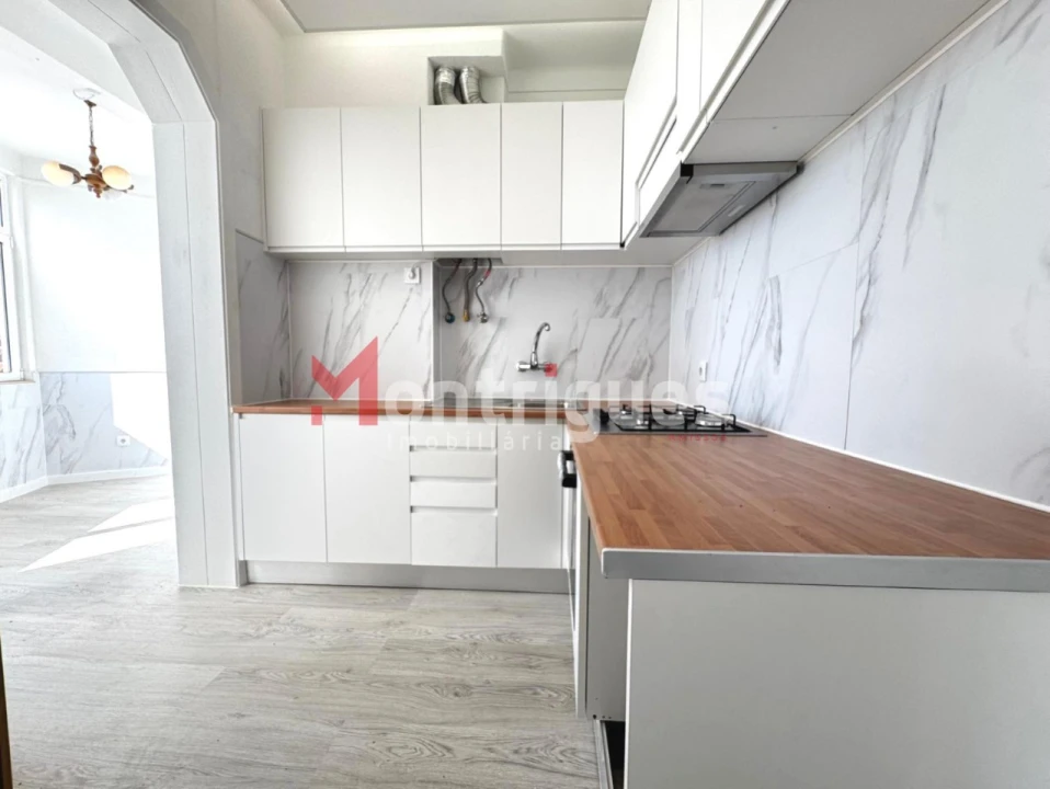Apartamento T2 para Venda em São Vicente Foto 5