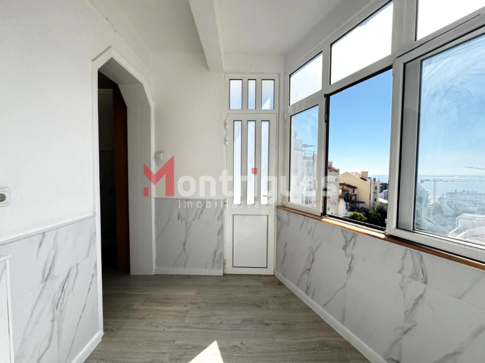 Apartamento T2 para Venda em São Vicente Foto 6