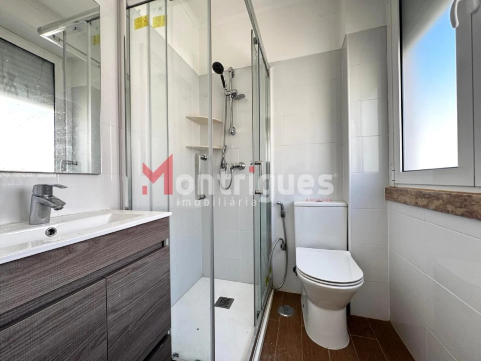 Apartamento T2 para Venda em São Vicente Foto 11