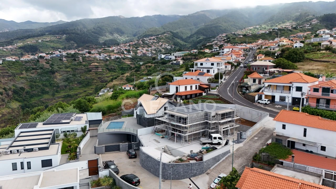 Moradia T4 para Venda em Arco da Calheta Foto 107