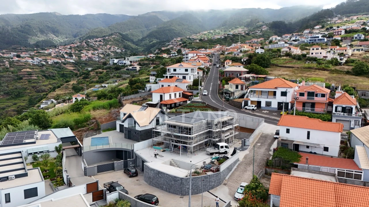 Moradia T4 para Venda em Arco da Calheta Foto 108