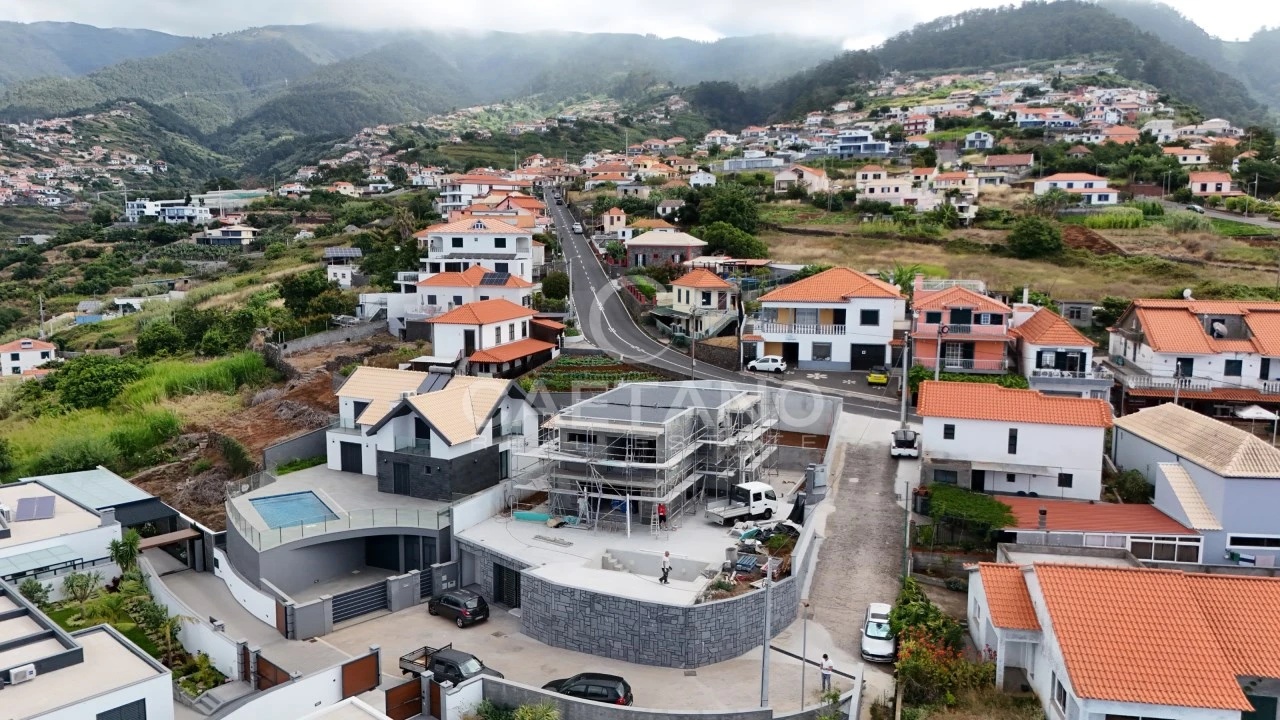 Moradia T4 para Venda em Arco da Calheta Foto 109