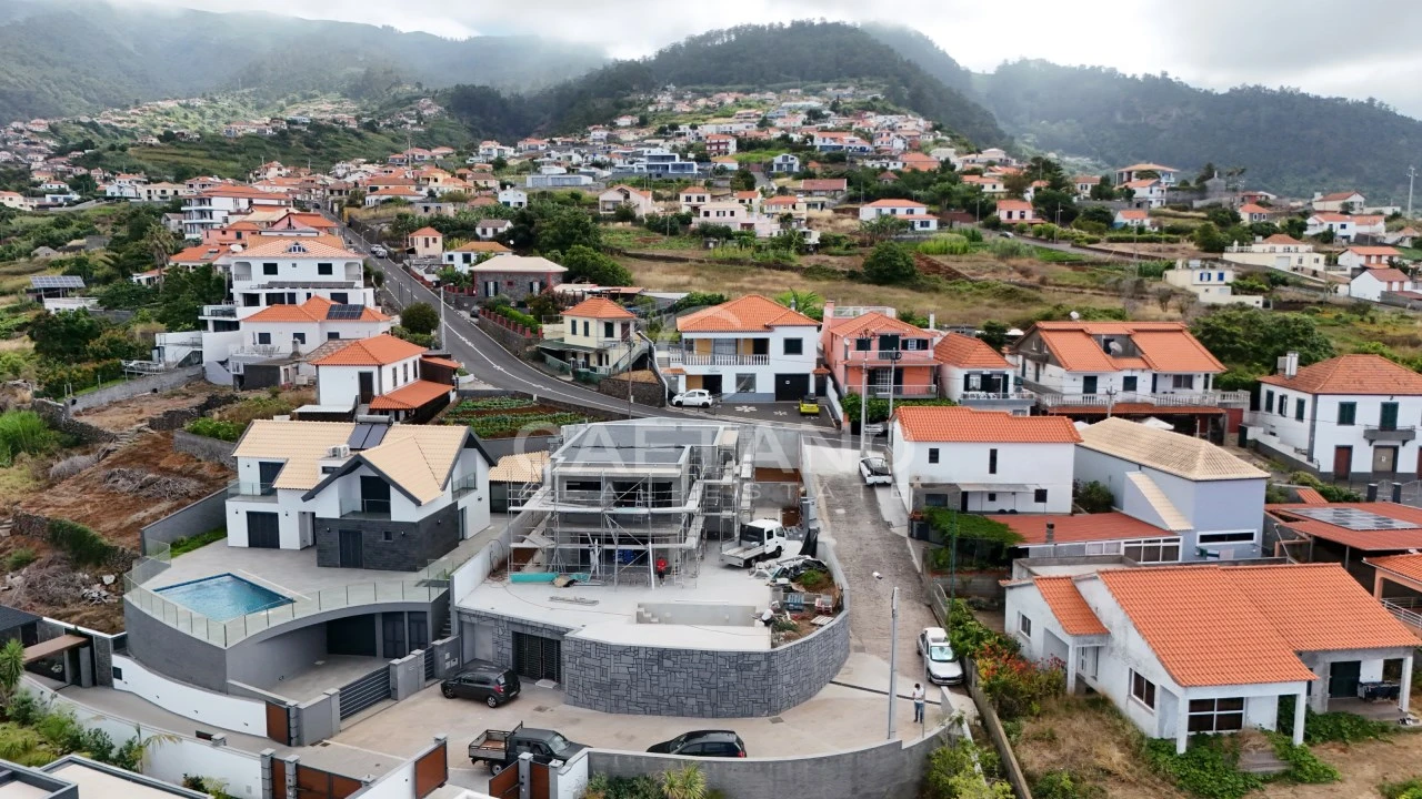 Moradia T4 para Venda em Arco da Calheta Foto 110