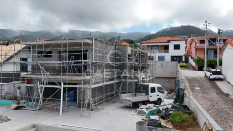 Moradia T4 para Venda em Arco da Calheta