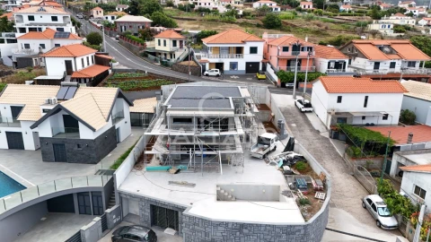 Moradia T4 para Venda em Arco da Calheta