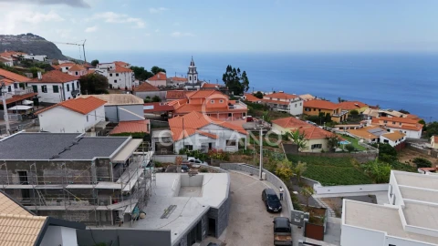 Moradia T4 para Venda em Arco da Calheta