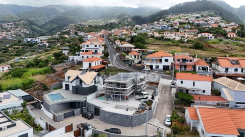 Moradia T4 para Venda em Arco da Calheta