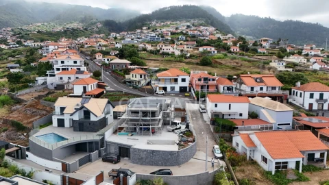 Moradia T4 para Venda em Arco da Calheta