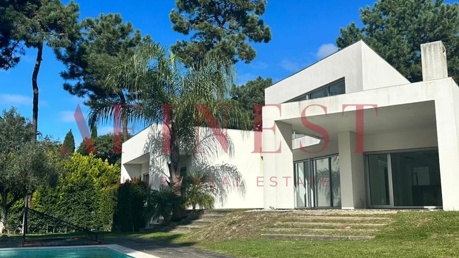 Moradia T6 para Venda em Charneca de Caparica e Sobreda
