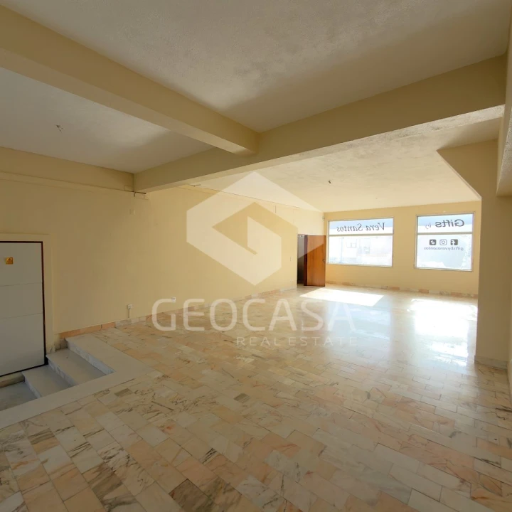 Loja para Arrendamento em Algueirão-Mem Martins Foto 1