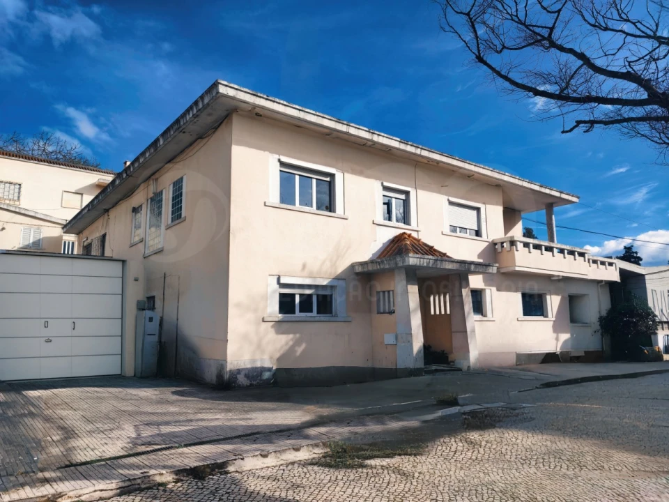 Moradia T6 para Venda em Alvalade Foto 1