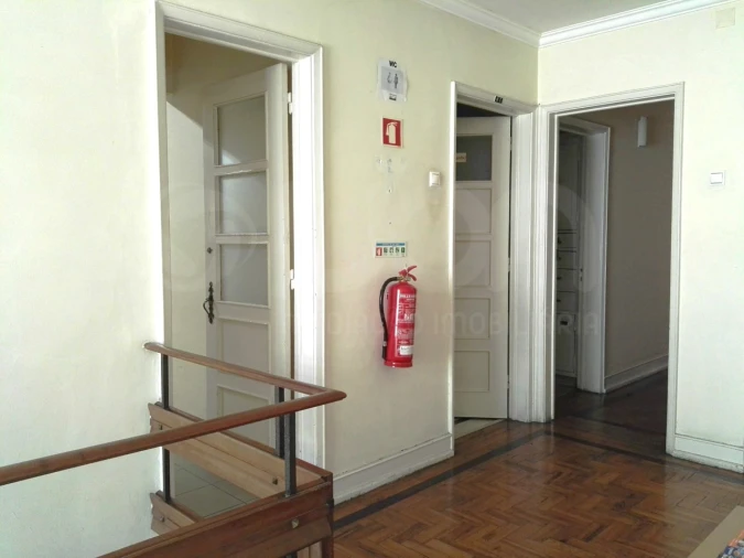 Moradia T6 para Venda em Alvalade Foto 16