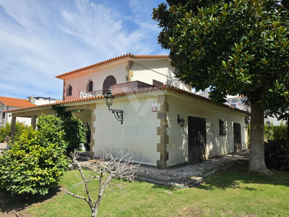 Moradia T5 para Venda em Venda do Pinheiro e Santo Estêvão das Galés Foto 4