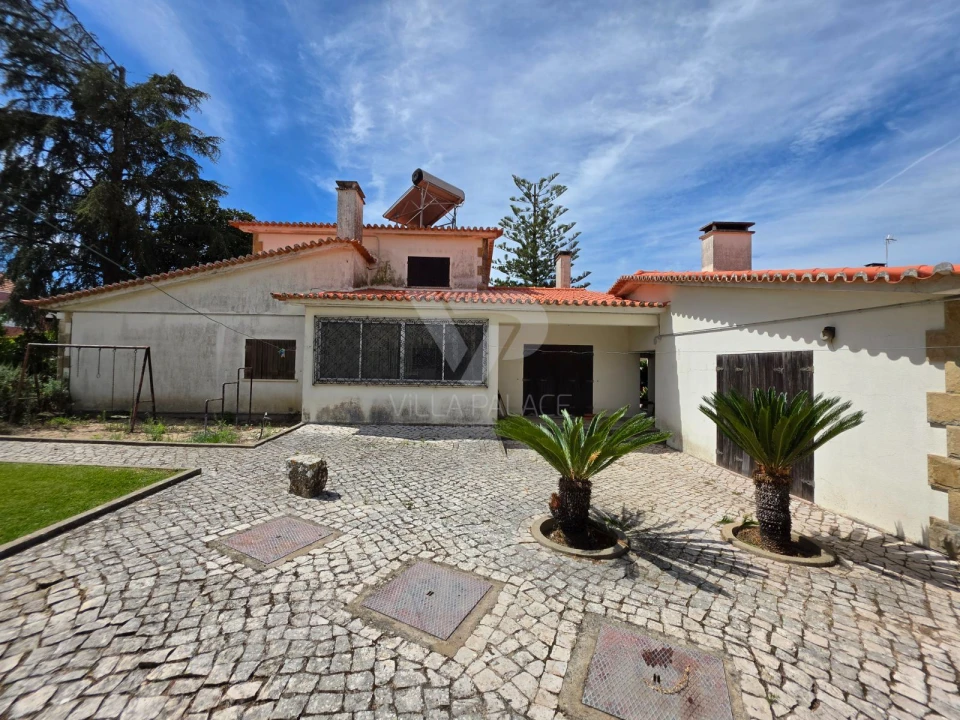 Moradia T5 para Venda em Venda do Pinheiro e Santo Estêvão das Galés Foto 11