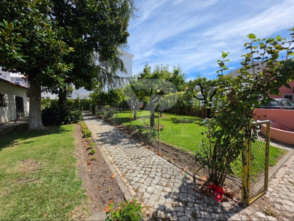 Moradia T5 para Venda em Venda do Pinheiro e Santo Estêvão das Galés Foto 15