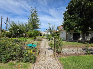 Moradia T5 para Venda em Venda do Pinheiro e Santo Estêvão das Galés