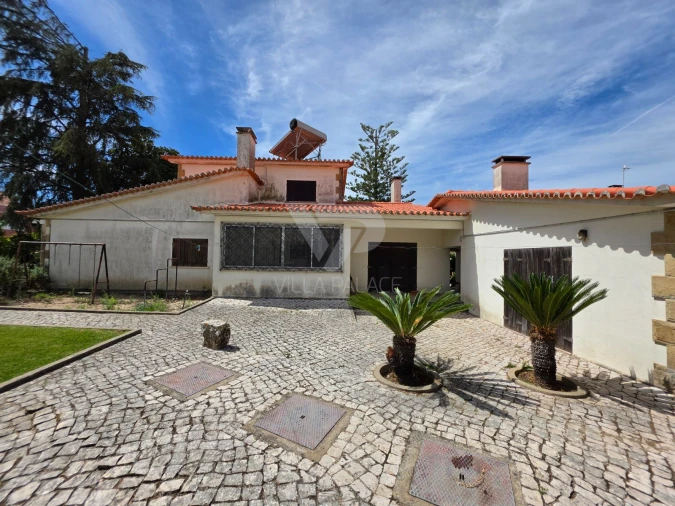 Moradia T5 para Venda em Venda do Pinheiro e Santo Estêvão das Galés Foto 11
