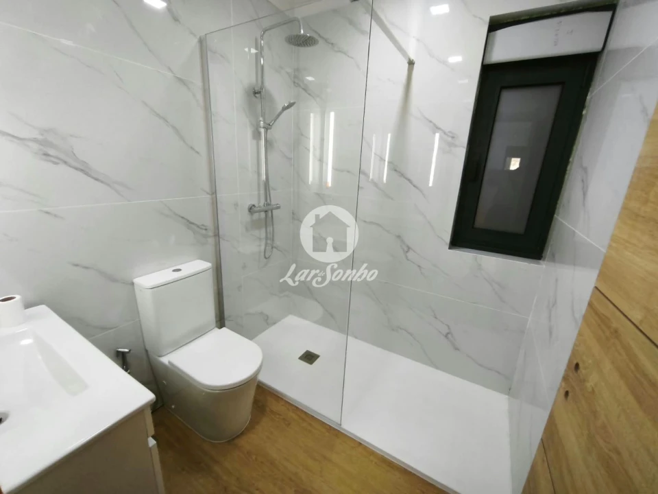 Apartamento T2 para Venda em Barroselas e Carvoeiro Foto 2