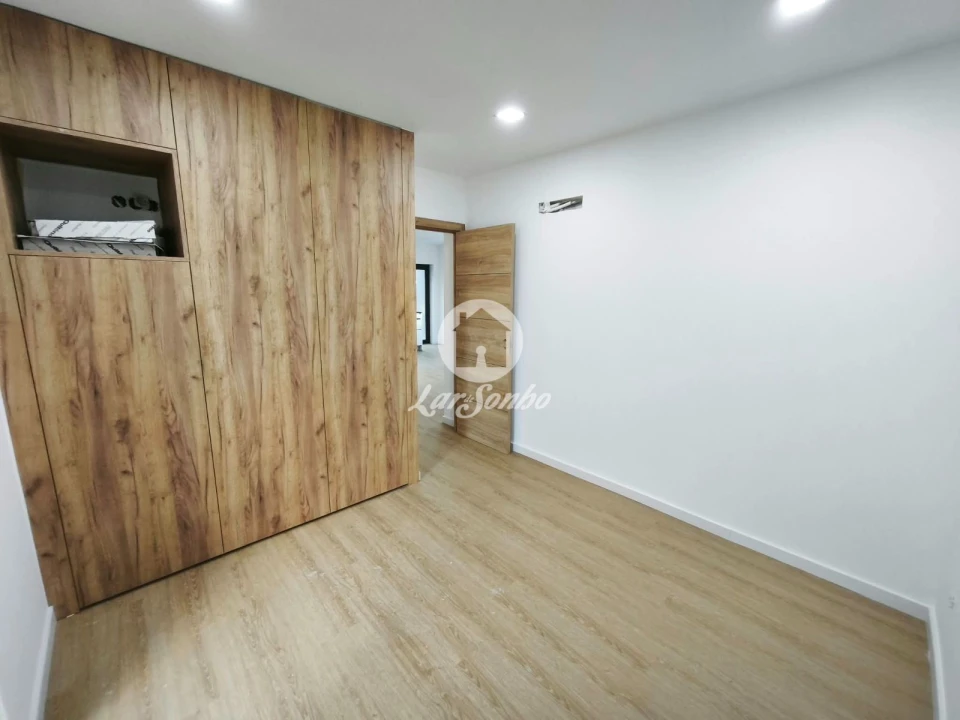 Apartamento T2 para Venda em Barroselas e Carvoeiro Foto 3