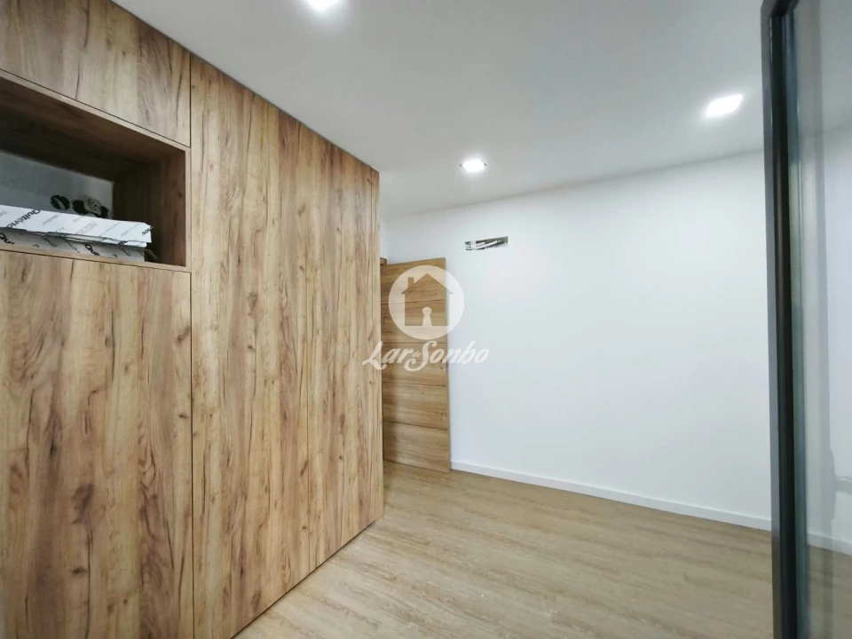 Apartamento T2 para Venda em Barroselas e Carvoeiro Foto 4