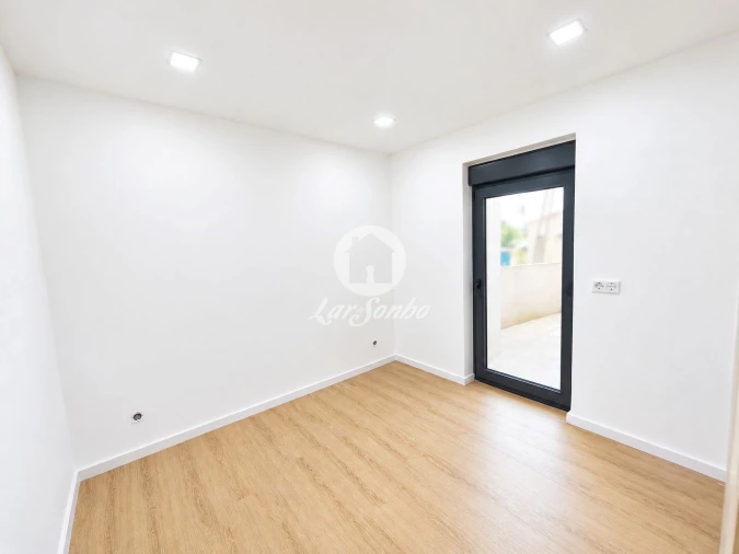 Apartamento T2 para Venda em Barroselas e Carvoeiro Foto 18