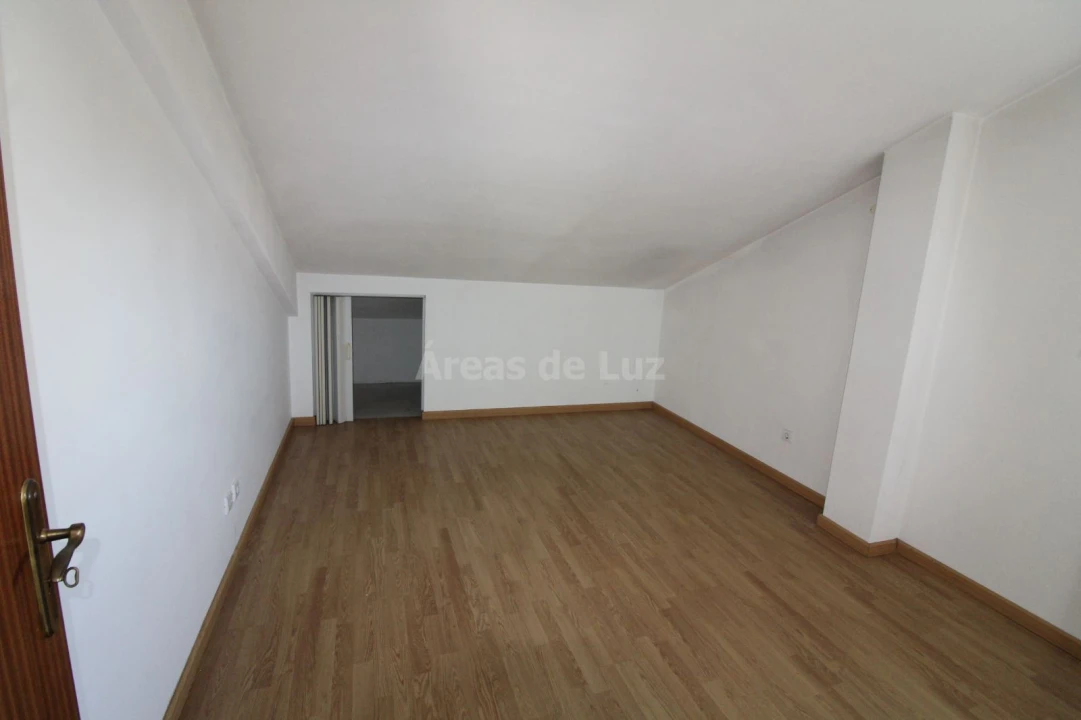 Apartamento T3 para Arrendamento em Marrazes e Barosa Foto 6