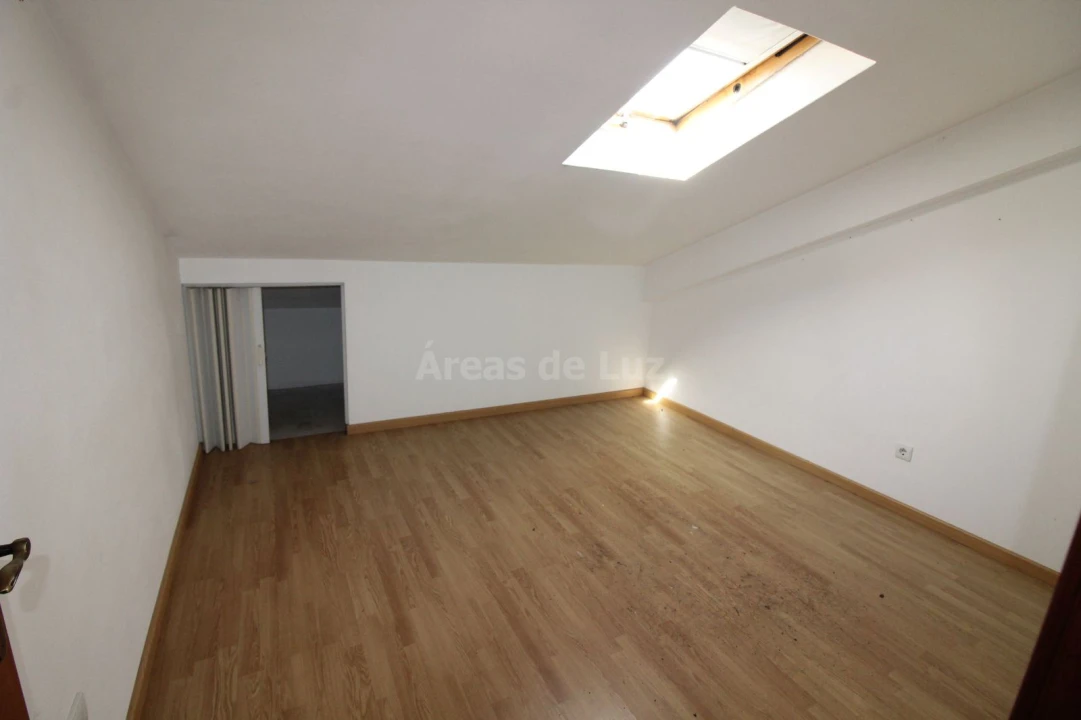Apartamento T3 para Arrendamento em Marrazes e Barosa Foto 7