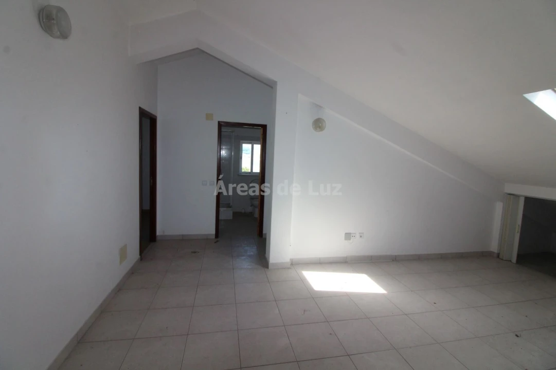Apartamento T3 para Arrendamento em Marrazes e Barosa Foto 8