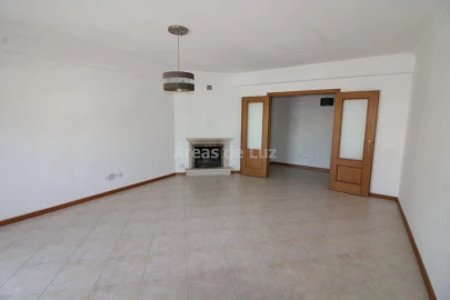 Apartamento T3 para Arrendamento em Marrazes e Barosa