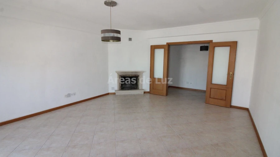 Apartamento T3 para Arrendamento em Marrazes e Barosa
