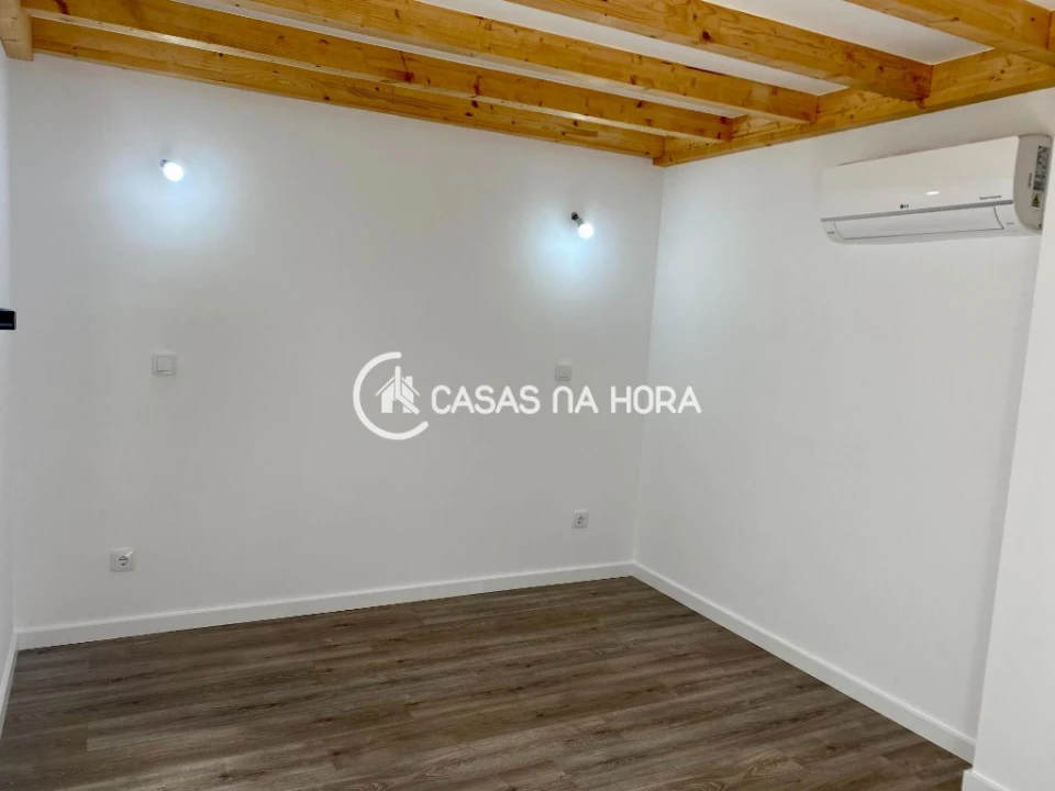 Apartamento T1 para Arrendamento em Caparica e Trafaria Foto 8