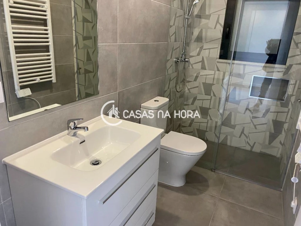 Apartamento T1 para Arrendamento em Caparica e Trafaria Foto 12