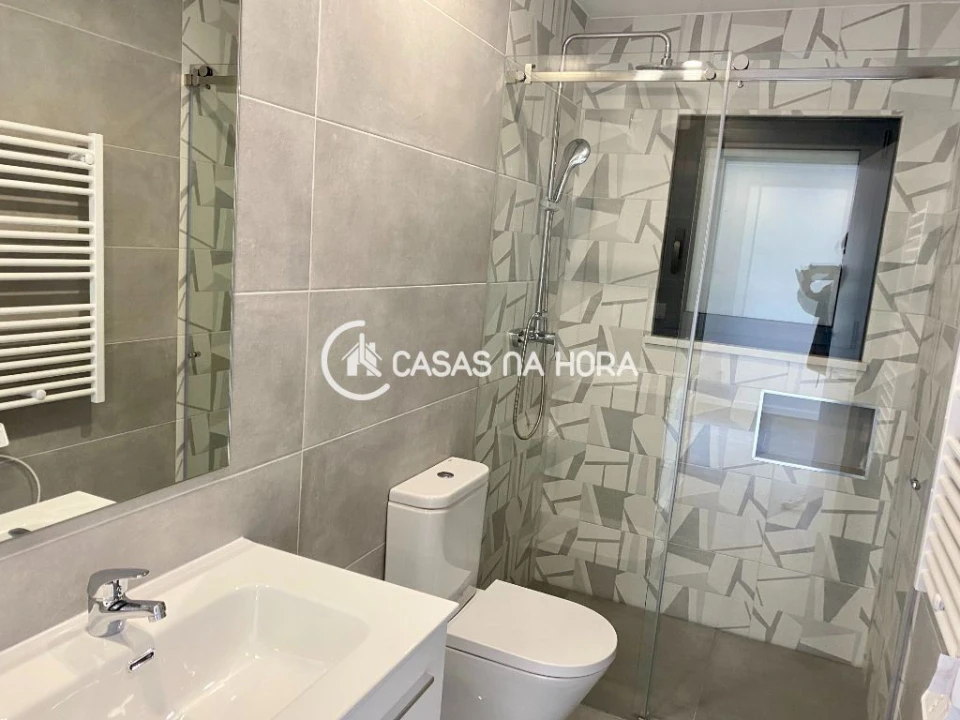 Apartamento T1 para Arrendamento em Caparica e Trafaria Foto 13