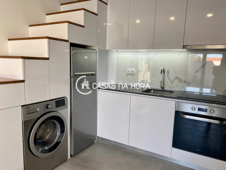 Apartamento T1 para Arrendamento em Caparica e Trafaria Foto 4